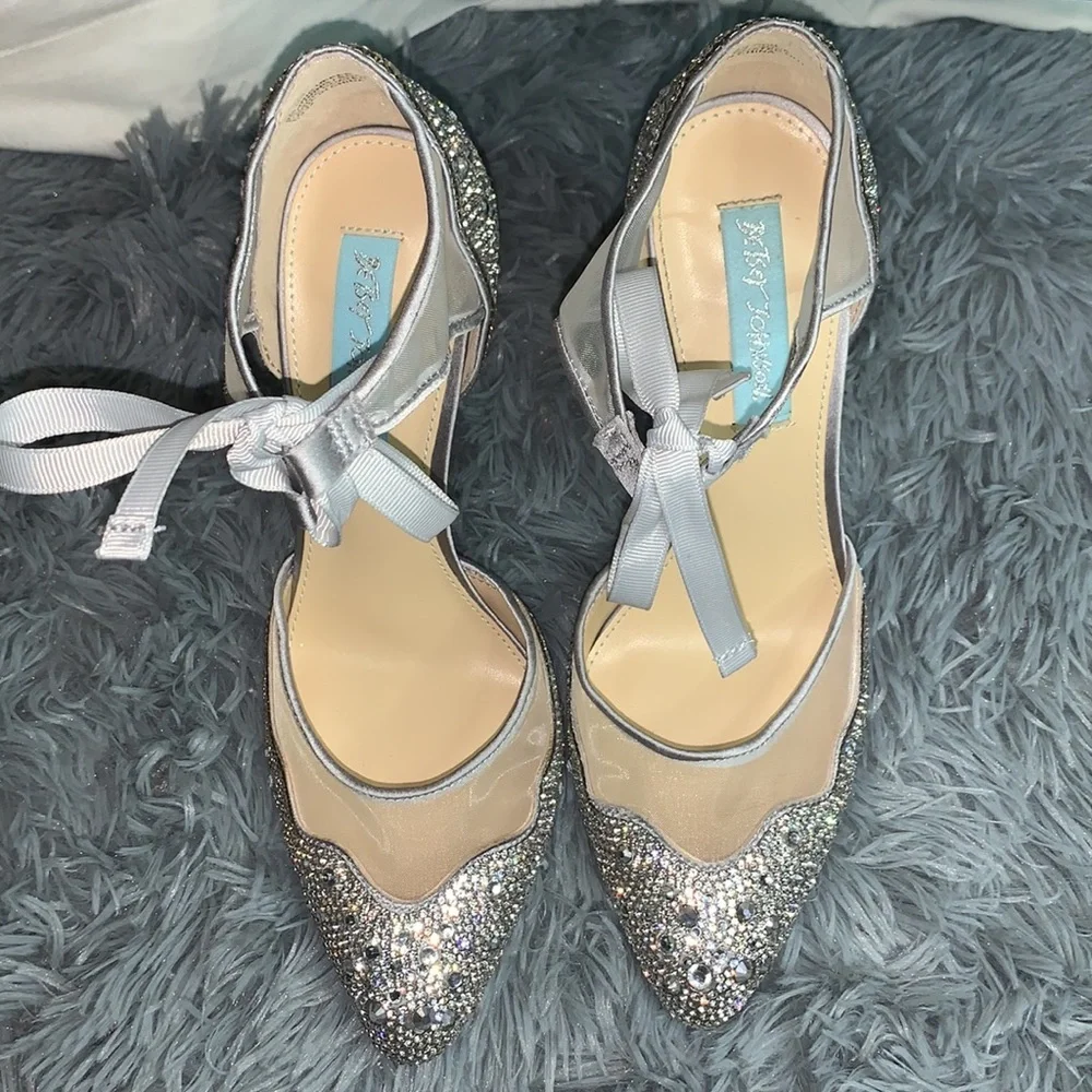 NIB Blue by Betsey Johnson  IRIS Silver Rhinestone Heels Women's Size 8M